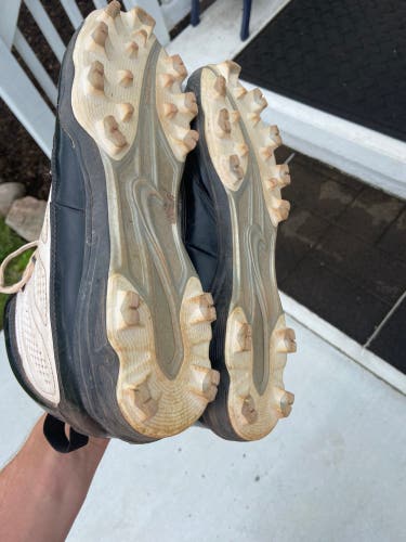 Used Size 13 (Women's 14) Jordan