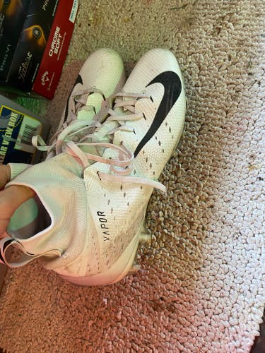 Used Size 12.5 (Women's 13.5) Nike