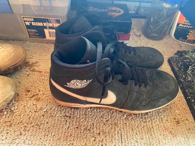 Used Size 13 (Women's 14) Jordan