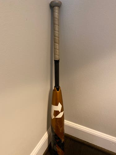 Used USSSA Certified 2022 DeMarini Composite Zoa Bat (-10) 19 oz 29"