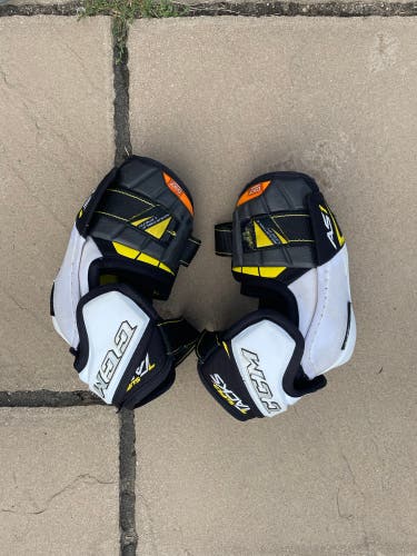 Used Large CCM Super Tacks AS1 Elbow Pads