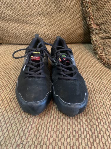 Black Men's Molded Cleats Low Cut