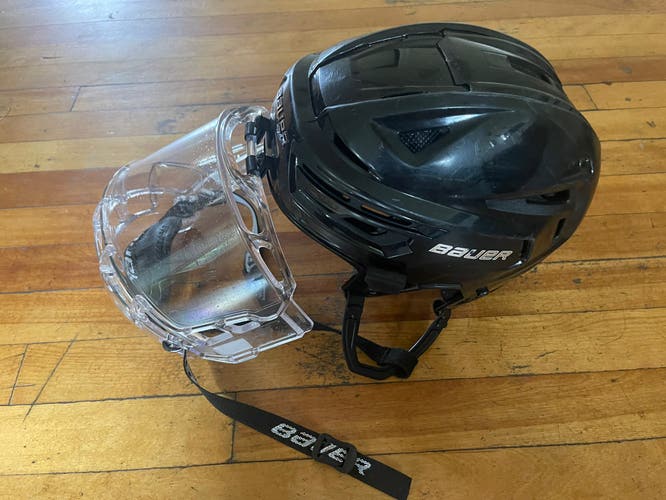 Used Large Bauer  Re-Akt 150 Helmet
