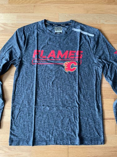 Pro Stock NHL Calgary Flames Fanatics Shirt - Size M