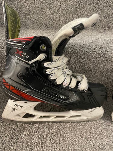 Junior Used Bauer Vapor X2.9 Hockey Skates Regular Width Size 6