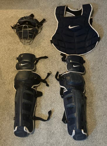 Nike Vapor Catcher's Protective Gear Navy/White Size 18" Chest + Shin Guards + Titanium Mask
