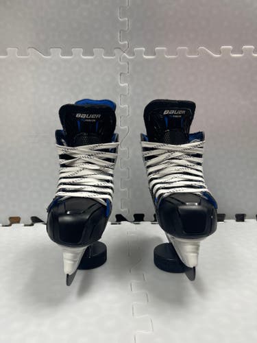Junior New Bauer Nexus Havok Hockey Skates Regular Width Size 4 D