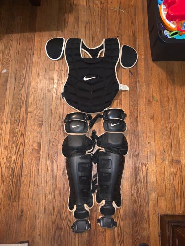Nike Vapor Catcher's Set