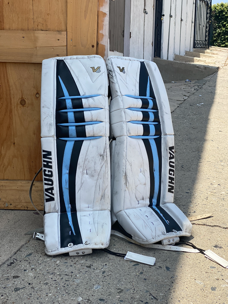 Used 33" Vaughn Velocity V6 Goalie Leg Pads