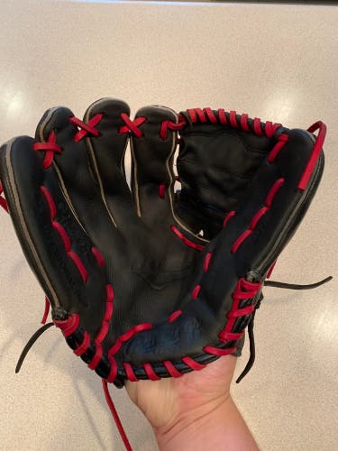 Pitcher's 12" Gamer Baseball Glove
