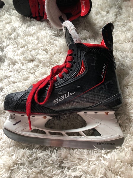 Used Bauer Vapor 3X Pro Hockey Skates Size 5 Fit 2