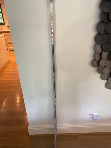 Senior Right Handed P92 Vapor Hyperlite Hockey Stick