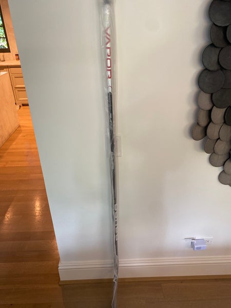 Senior Right Handed P92 Vapor Hyperlite Hockey Stick