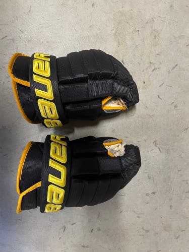 Used Bauer 14"  Nexus Team Gloves (used 10 Times)
