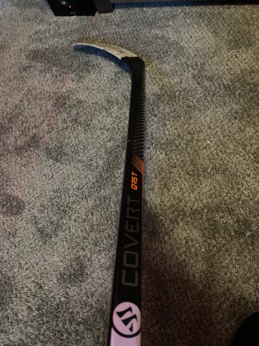 Senior Right Handed W28  Covert QRE ST Hockey Stick