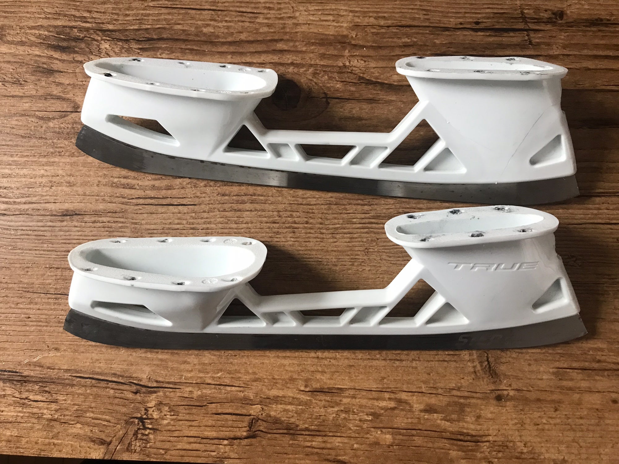 True Skate Holder Size 280 SidelineSwap