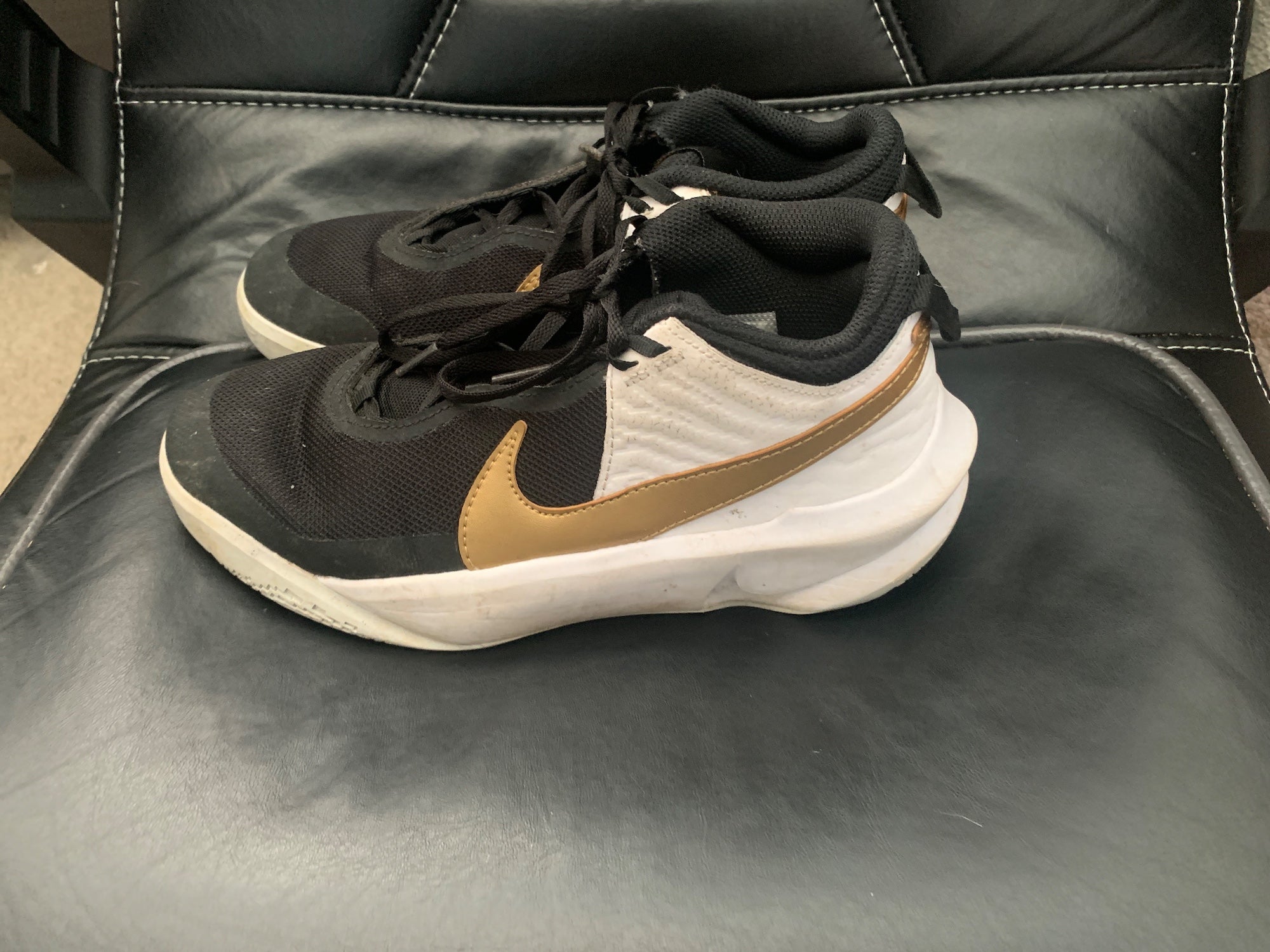 nike hustle quick price