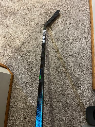 Senior Right Handed P88 Nexus Geo Hockey Stick