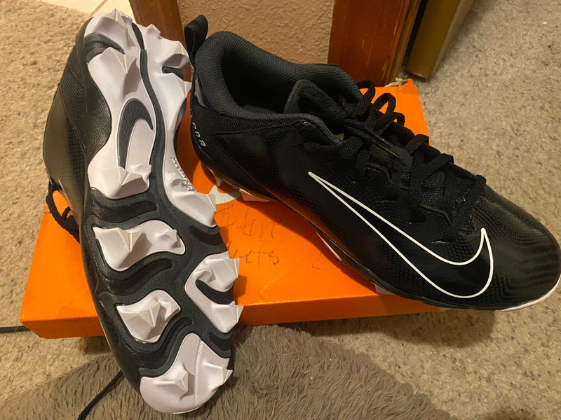 Nike Vapor Untouchable Shark 3 molded football cleats