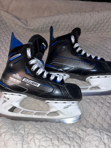 Used Bauer Wide Width  Size 6.5 Nexus 2900 Hockey Skates