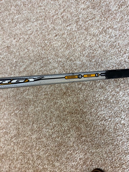 Used Easton SYNERGY SBT 85 Flex Pattern E28 Senior One Piece Sticks Senior  One Piece Sticks