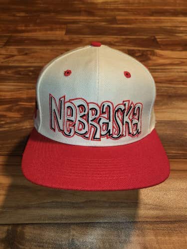 Vintage Rare Nebraska Cornhuskers NCAA College Sports Graffiti Fitted 7 1/4 Hat