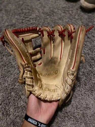 Right Hand Throw 11.5" A2000 Baseball Glove