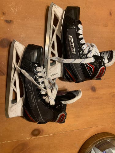 Used Bauer Regular Width Size 7 Vapor X700 Hockey Goalie Skates