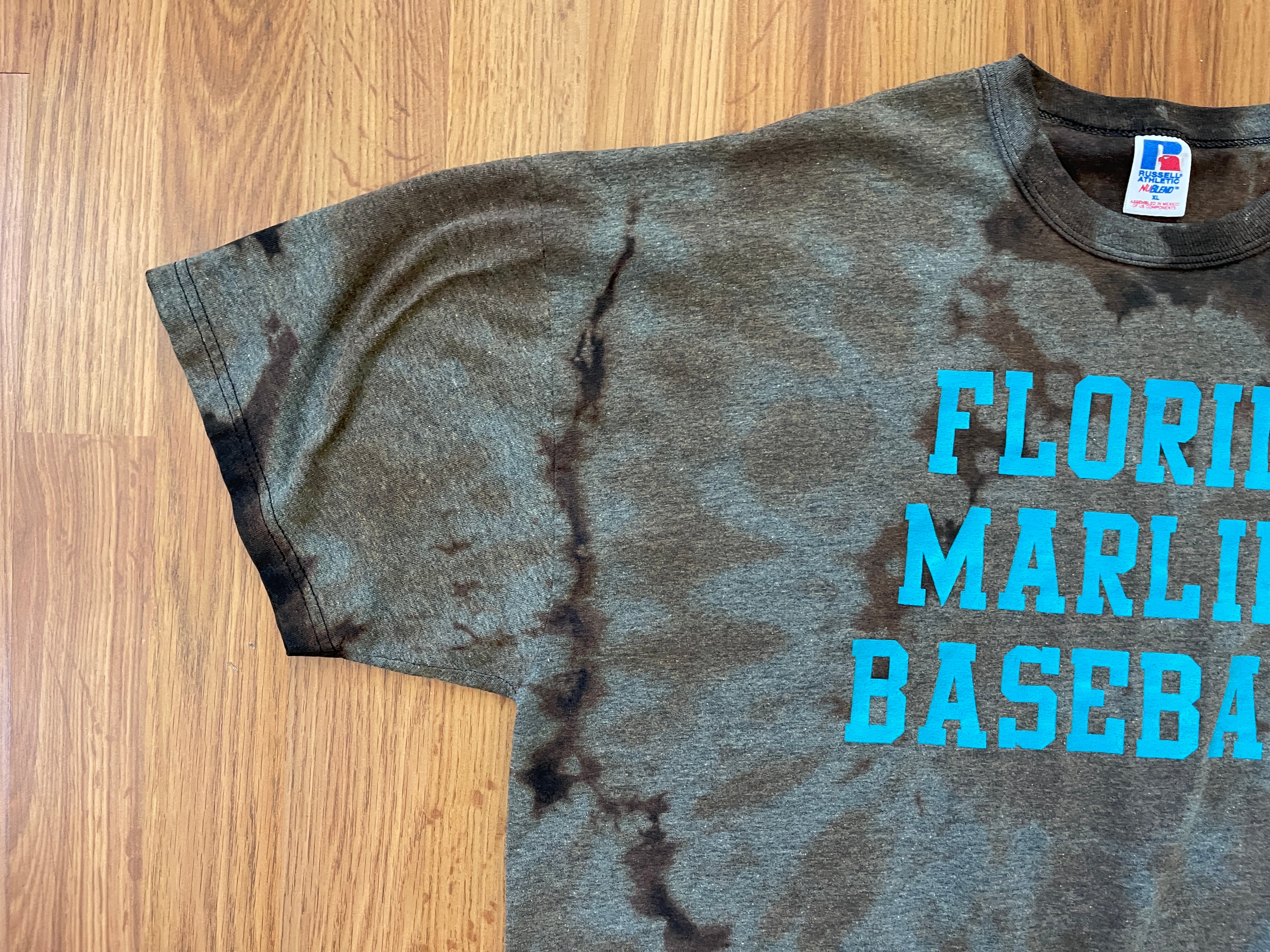 Miami Marlins MLB BASEBALL SOMOS REVERSE TIE DYE Size XL T Shirt