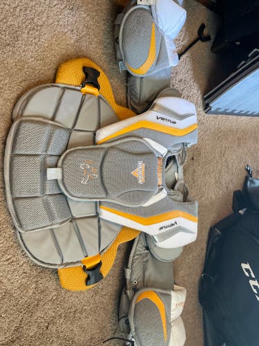 Used Large Vaughn Ventus LT68 Goalie Chest Protector