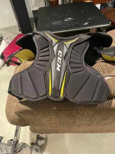 Ccm Shoulder Pads