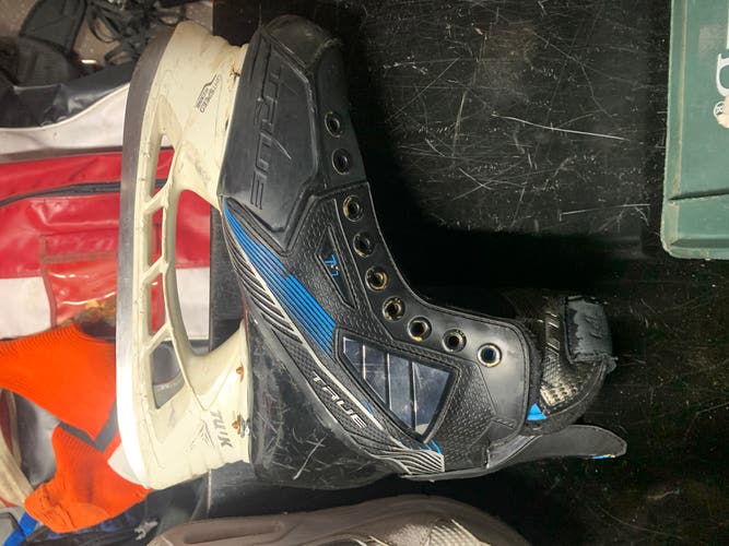 Used True Regular Width Size 3 TF9 Hockey Skates