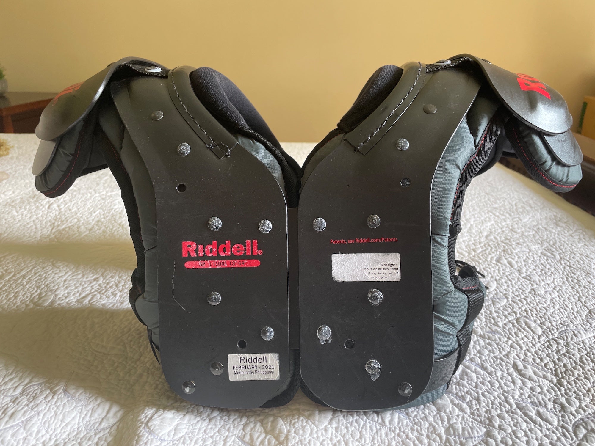 Riddell Boys' S2 Shoulder Pads