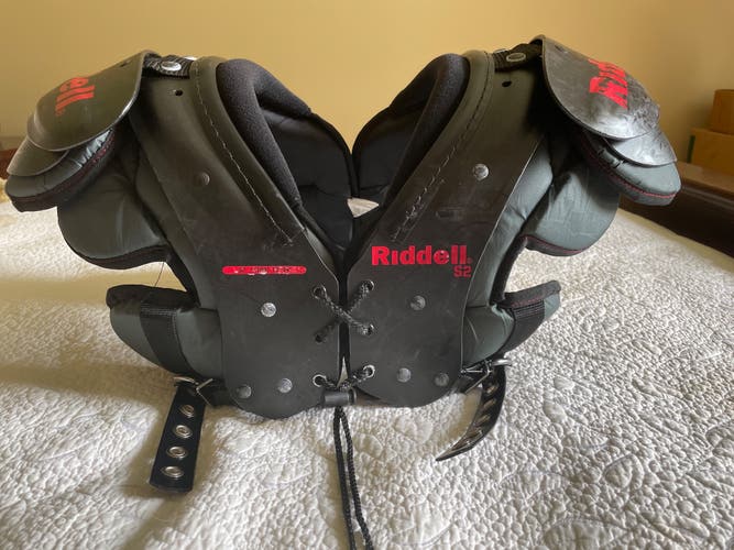 Riddell Youth S2 Shoulder Pads Large (100 lbs) 13”-14”