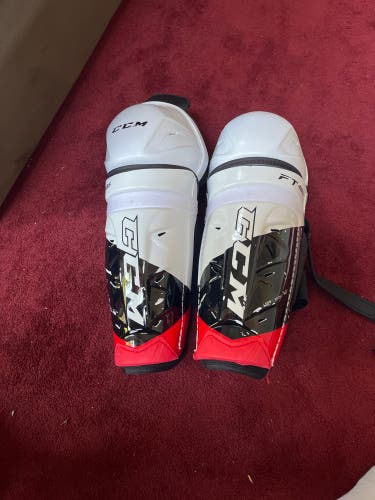 CCM Jetspeed FT485 Shin Pads