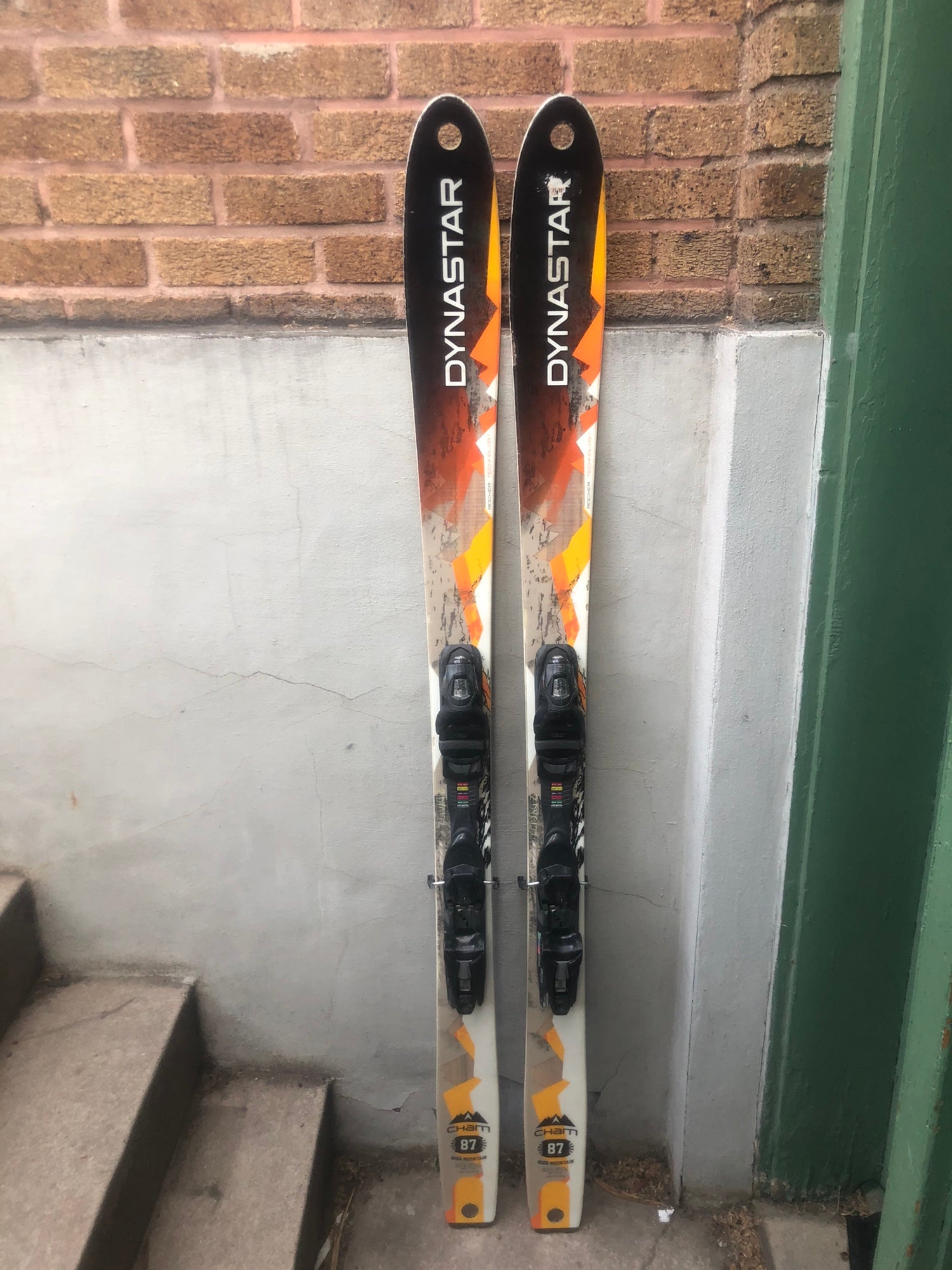 fixations ski occasion DYNASTAR "BBR V-SHAPE" tailles:175cm/176cm/179cm/186cm 