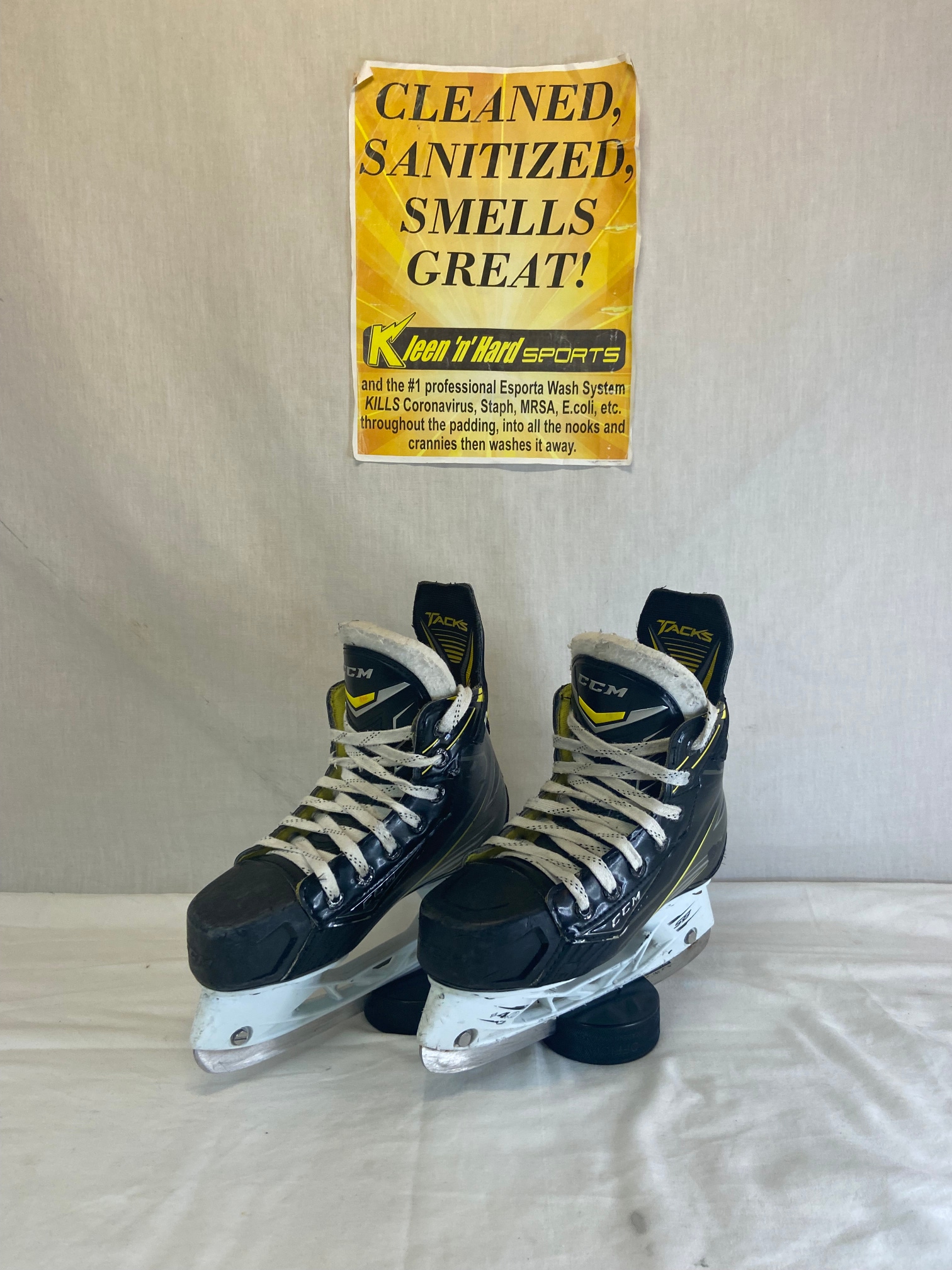 Used CCM Tacks 5092 Hockey Skates Regular Width Size 1