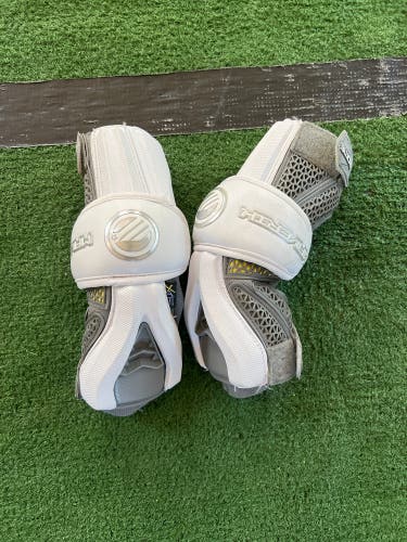 New Large Maverik Rome Arm Pads