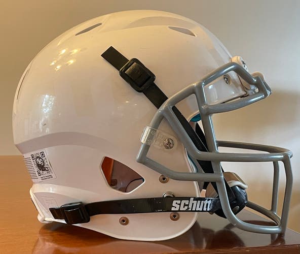 Used Small Schutt Vengeance Hybrid Helmet