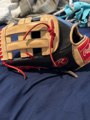 Outfield 12.75" Heart of the Hide Baseball Glove