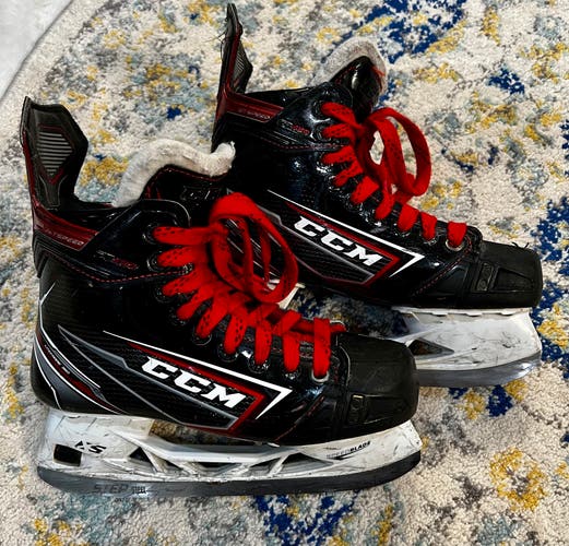 Used CCM Regular Width Size 5 JetSpeed FT490 Hockey Skates