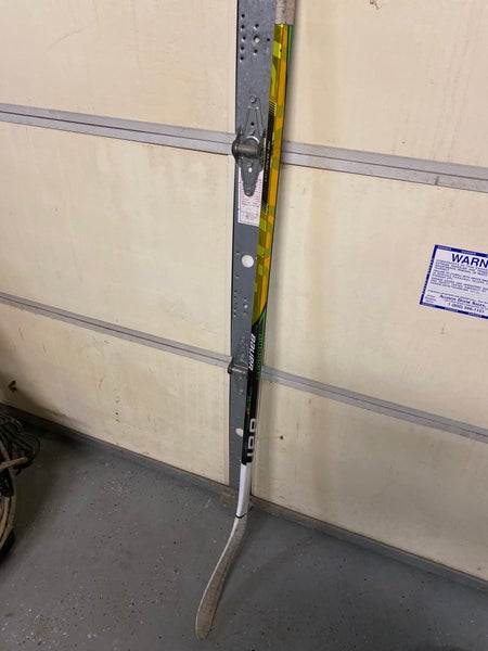 Intermediate Right Handed P28 Supreme UltraSonic Hockey Stick