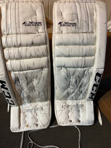 32" CCM  Extreme Flex 500 Goalie Leg Pads