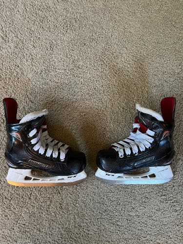 Used Bauer Regular Width  Size 12 Vapor X500 Hockey Skates