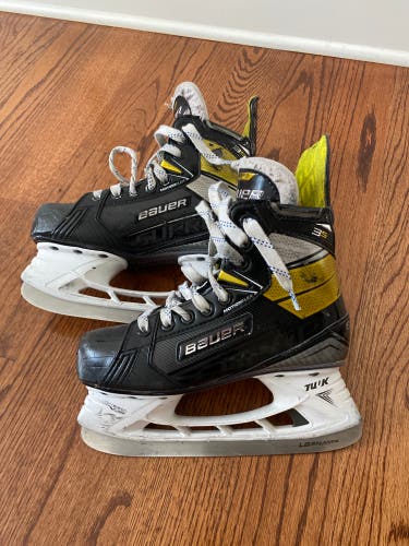 Used Bauer Size 3.5 Supreme 3S Hockey Skates