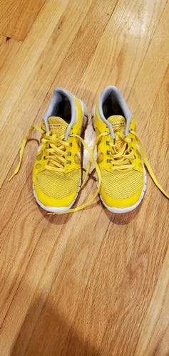 Livestrong Youth Used Size 5.0 Nike Flex Running Shoes