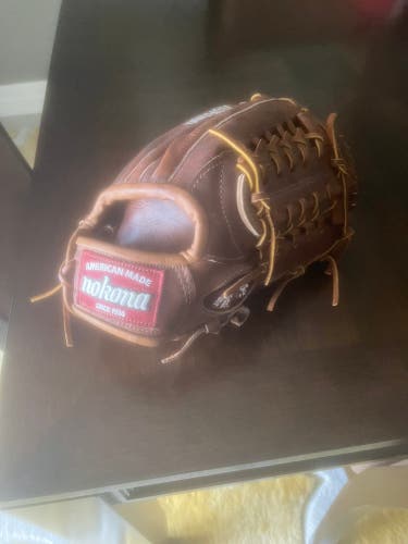 New Nokona Pro Right Hand Throw 11.5" WB1150 Baseball Glove