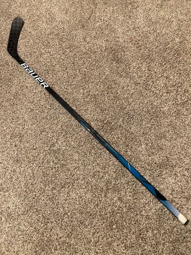 Senior Right Handed P92M Nexus 3N Pro Hockey Stick