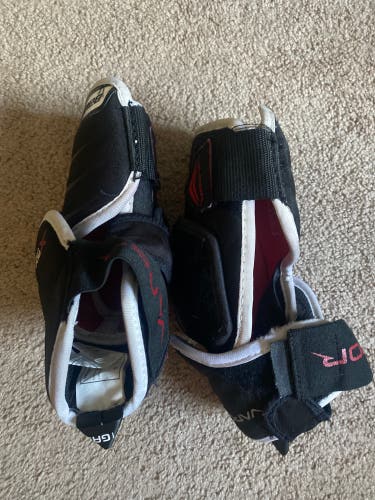 Used Small Bauer  Vapor x800 lite Elbow Pads
