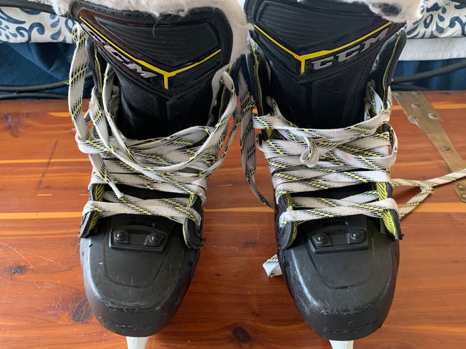 Used CCM Regular Width Size 6.5 Super Tacks AS3 Hockey Skates